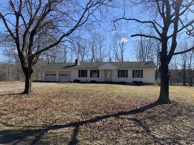 Building Photo - 600 Traver Rd