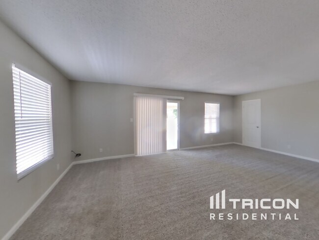Foto del edificio - 640 Mountain View Ave NE