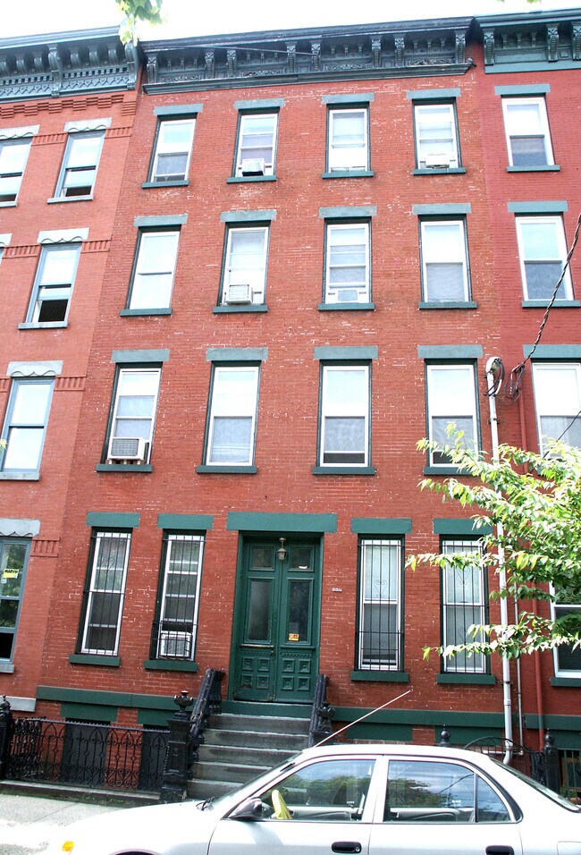 Foto del edificio - 235 3rd St