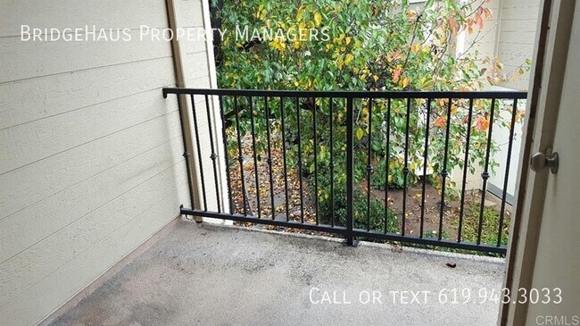 Building Photo - Welcome to your cozy oasis at 3505 Grove S...