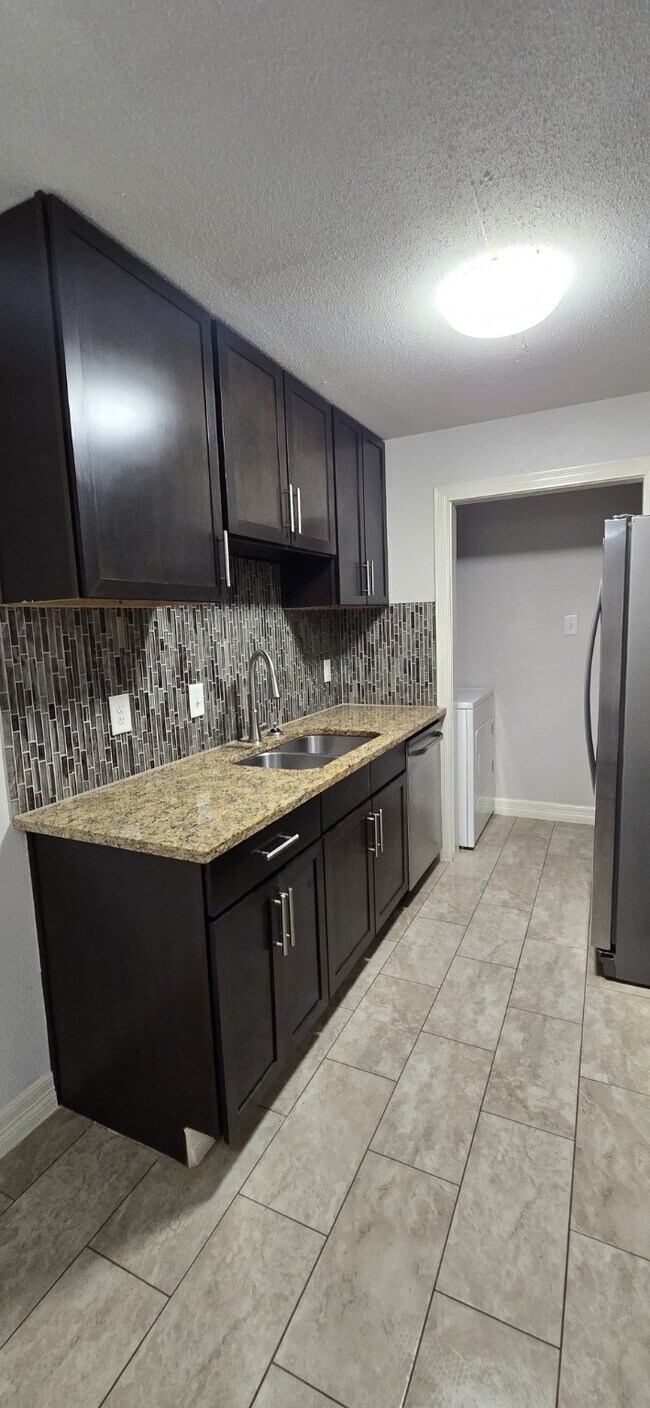 Foto del edificio - 8801 Hammerly Blvd