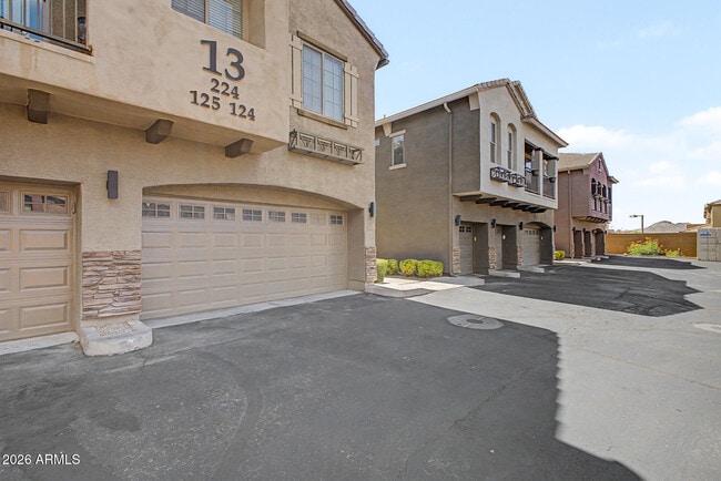 Building Photo - 17365 N Cave Creek Rd