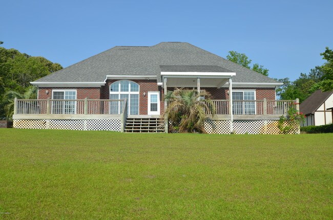 Building Photo - 136 White Oak Bluff Rd