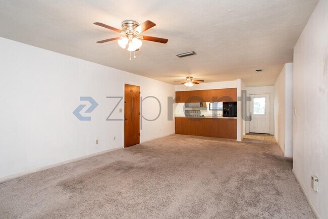 Building Photo - 6722 NW 113th Ln