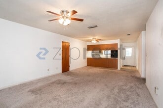 Building Photo - 6722 NW 113th Ln
