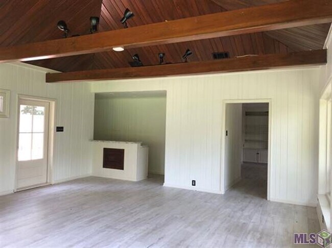 Foto del edificio - Secluded home in the heart of Baton Rouge