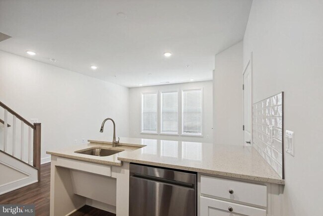 Foto del edificio - 43378 Farringdon Sq