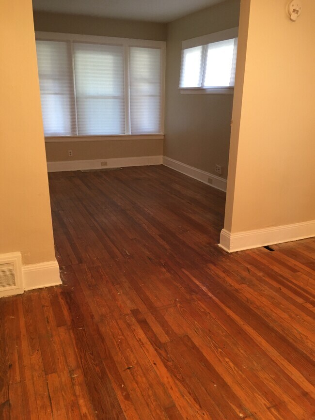 Foto del edificio - 9622 Fuller Ave