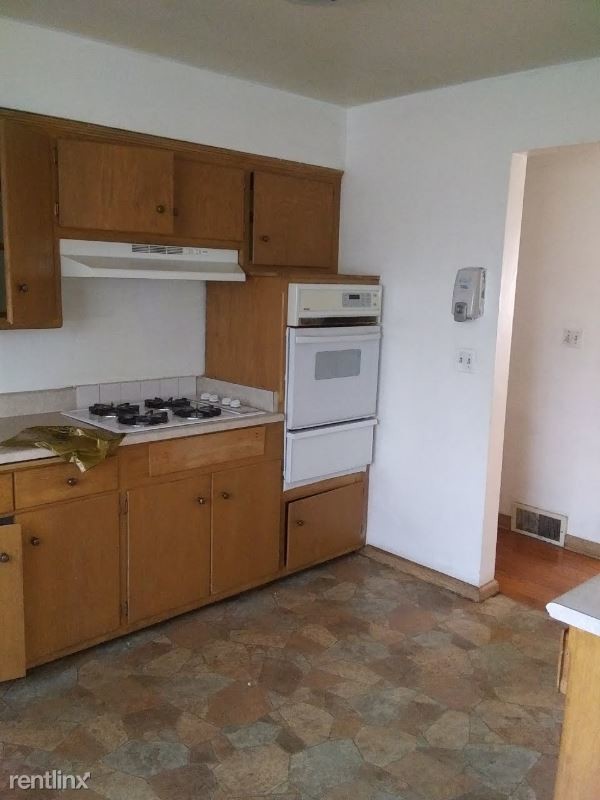 Building Photo - 3 br, 1.5 bath Apartment - 4376 N 76th St