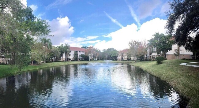 Foto del edificio - 10111 W Sunrise Blvd