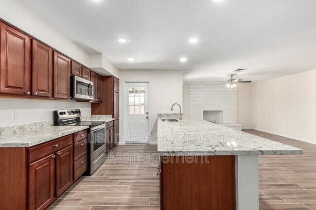 Building Photo - 2427 E La Jolla Dr