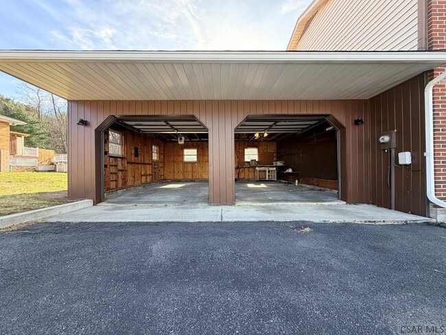 Building Photo - 300 Walters Ave