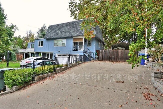 Building Photo - 2221 Claremont Rd