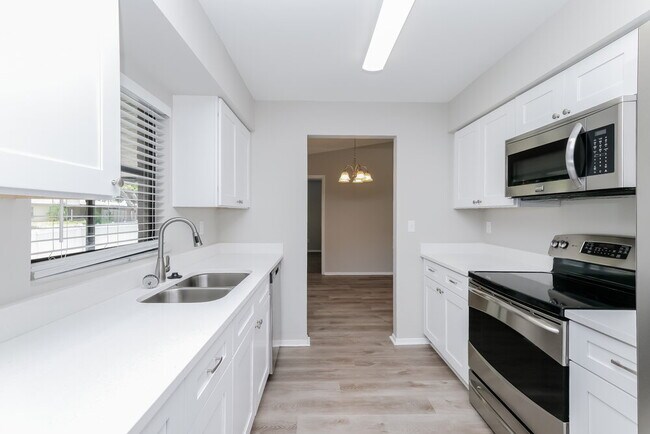 Foto del edificio - 11211 Fiddlewood Dr