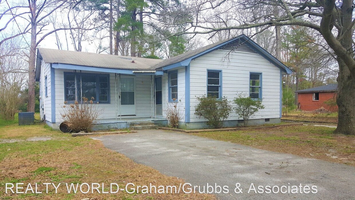 Primary Photo - 3 br, 1 bath House - 23921 Riverton Rd