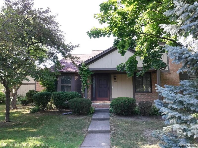 Primary Photo - 300 Meadow Bridge Dr