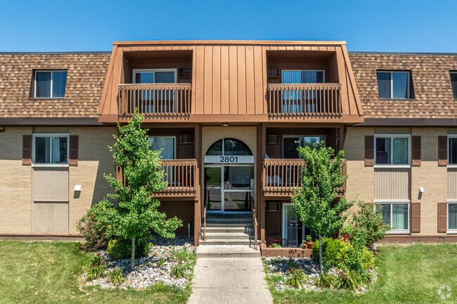 Building Photo - Towne Square Apartments