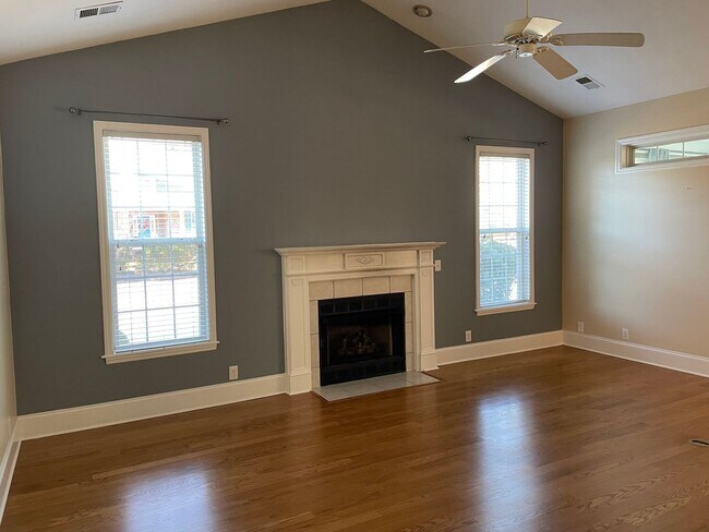 Foto del edificio - 3 Bedroom 2 Bathroom with a  Bonus Room  House in Winding River Plantation