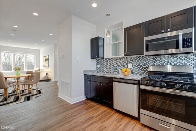 Foto del edificio - 4354 N Troy St