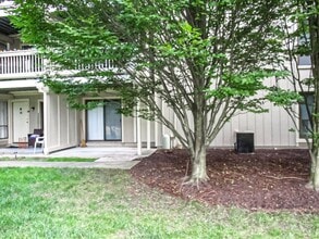 Building Photo - 5784 Rexford Ct