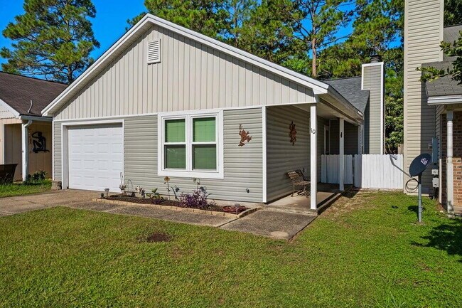 Building Photo - "Charming 3-Bedroom home in Valparaiso wit...