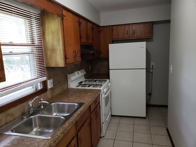 Foto del edificio - 1584 Gentian Dr SE