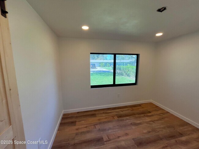 Building Photo - 1004 Samar Rd