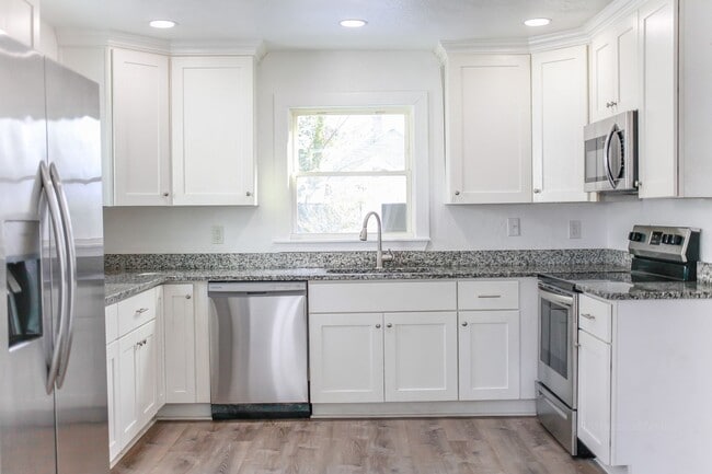 Photo - Beautiful Cape Cod Style home for Rent!  BONUS MILITARY / FIRST RESPONDER DISCOUNT!