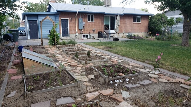 Vegetable Garden - 1315 Balsam St