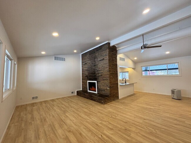 Foto del edificio - 35140 School St