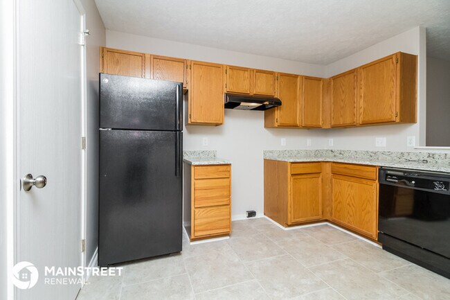 Foto del edificio - 7218 Hidden Lake Dr