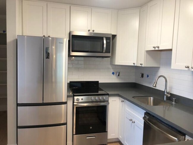 Foto del edificio - 1 bedroom in Oakland CA 94606