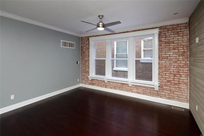Building Photo - 3956 De Tonty St