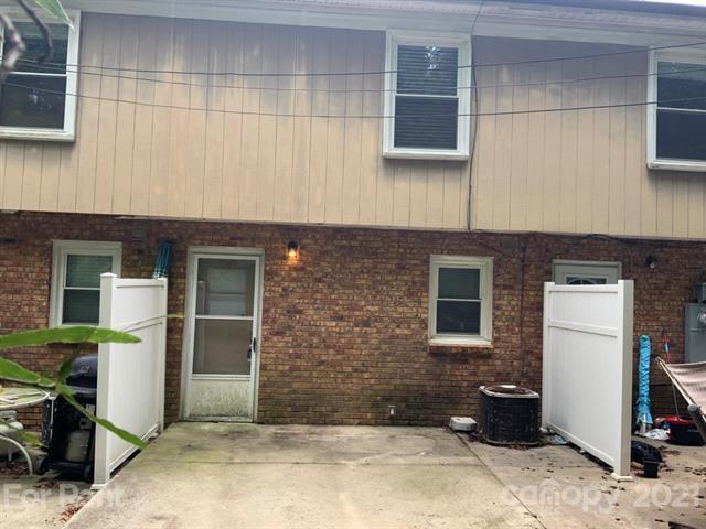Building Photo - 3960 Applewood Ln