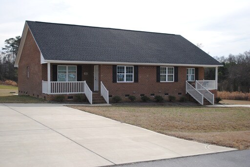 Primary Photo - 109 Glass Top Ln