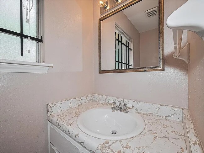 Foto del edificio - 3619 Kilkenny Dr