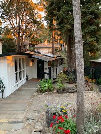Building Photo - 1031 Funston Ave