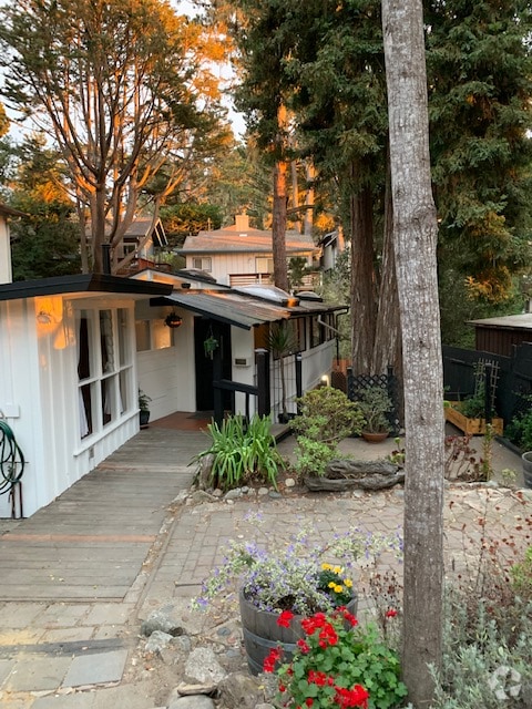 Building Photo - 1031 Funston Ave