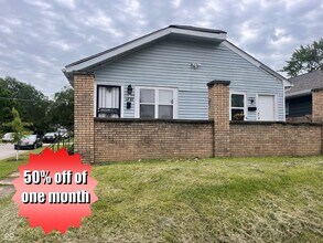 Building Photo - 1727 N Tacoma Ave