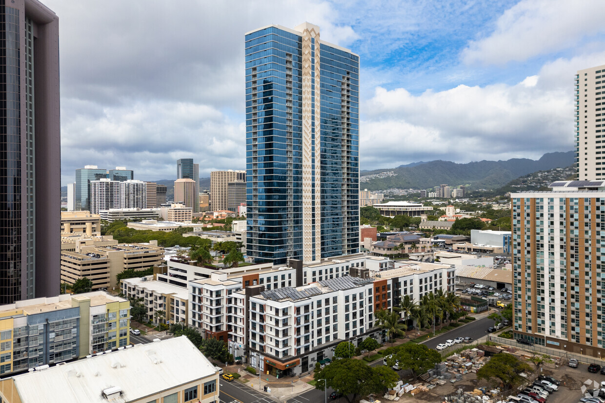 Primary Photo - Keauhou Place