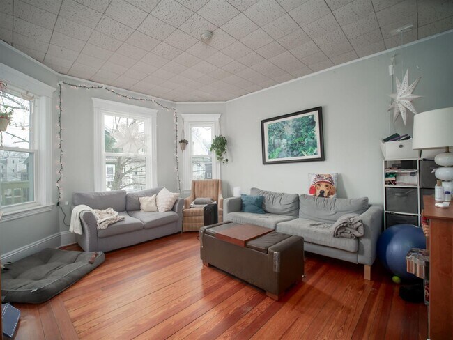 Foto del edificio - 81 Bristol Rd