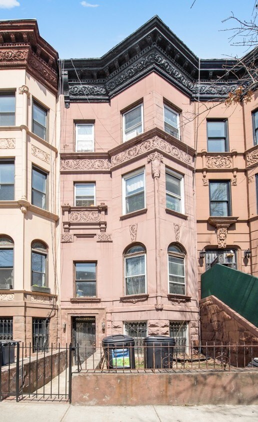 Primary Photo - 143 Hancock Street