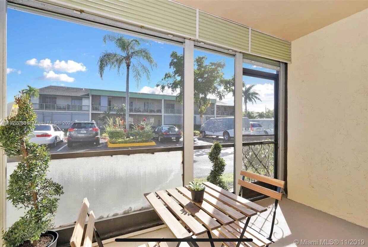 Foto principal - 4147 NW 90th Ave