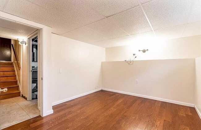 Building Photo - 40 Lovelace Ln