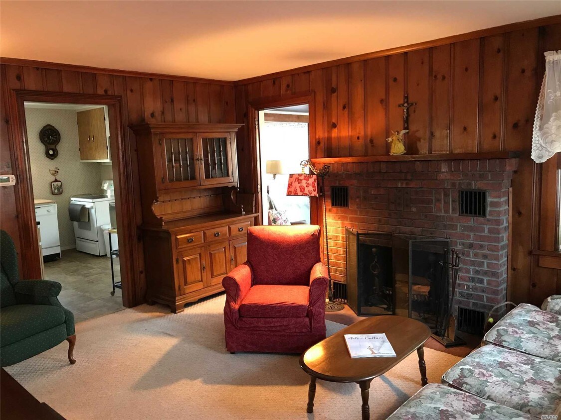 44 Washington St, Setauket East Setauket, NY 11733 House Rental in