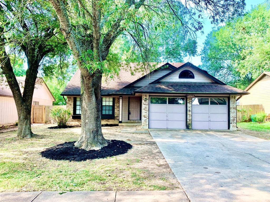 Foto principal - 1707 Honeysuckle Ln