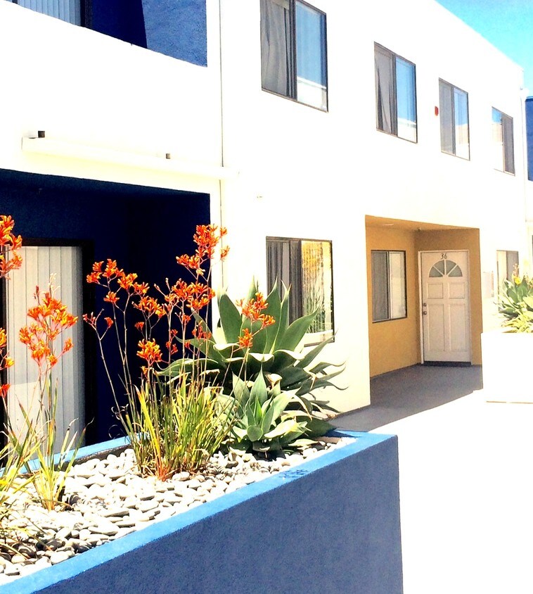 Chadron Apts Apartments in Hawthorne, CA Westside Rentals