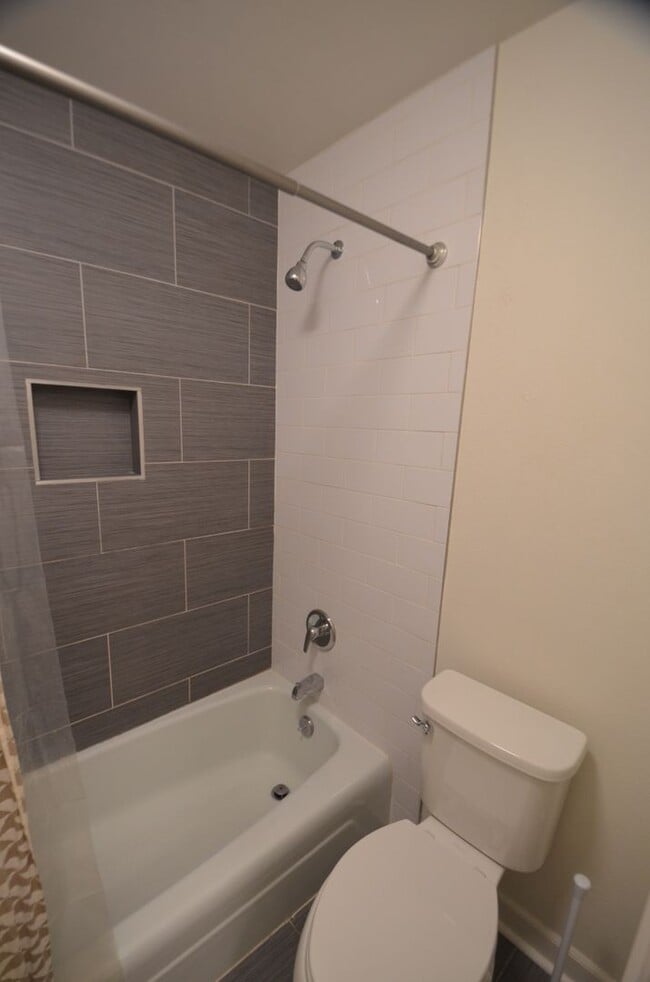 Building Photo - Long Term! Furnished! Bus Route! Heat included! Pets negotiable!