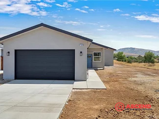 Building Photo - Brand New Home In Tehachapi!