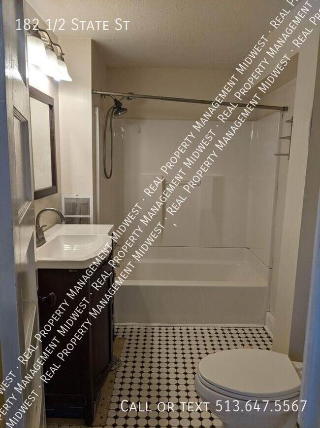 Foto del edificio - 182 1/2 State St-